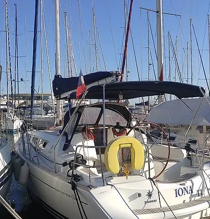 Iona Botel